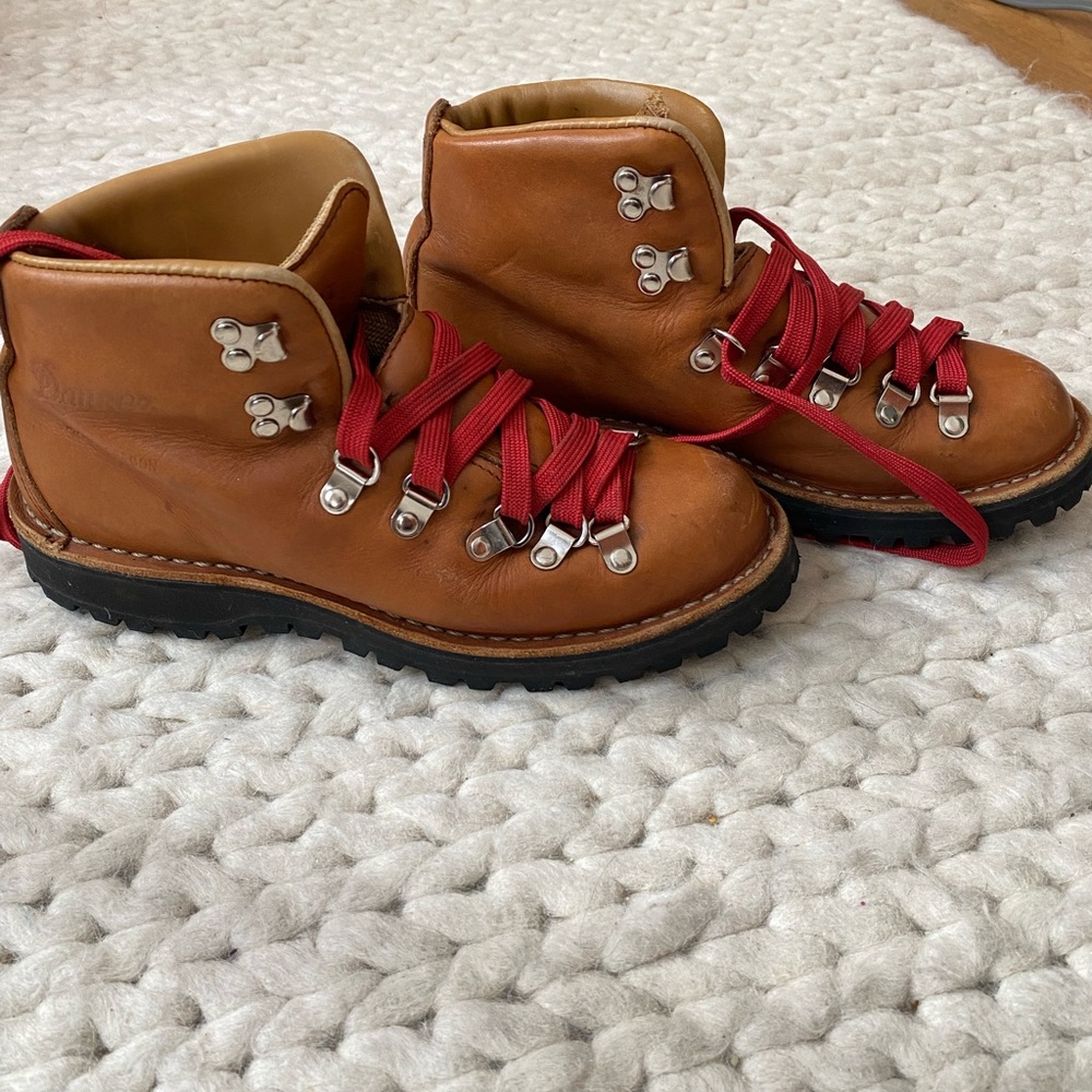 Danner Cascade hiking boots, size 6.5/7 (EU 38)